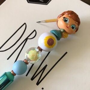 Disney Doorables: Frozen: Princess Anna's Birthday handmade beaded pen